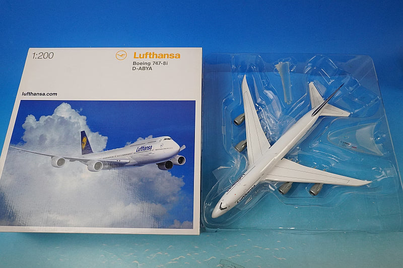 1:200 B747-8i Lufthansa D-ABYA 553759 Herpa airplane model