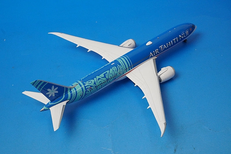 1:400 B787-9 Air Tahiti Nui F-OMUA 04240 Phoenix airplane model