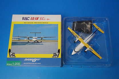 1:200 DASH8-100 RAC Ryukyu Air Commuter JA8935 DH28006 JTA