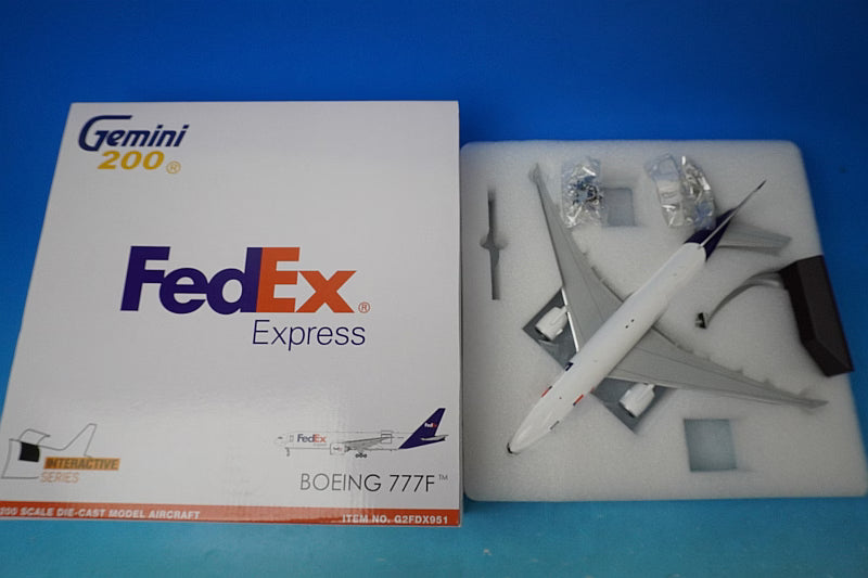 1:200 B777F FedEx N888FD *Cargo door interchangeable G2FDX951 Gemini airplane model