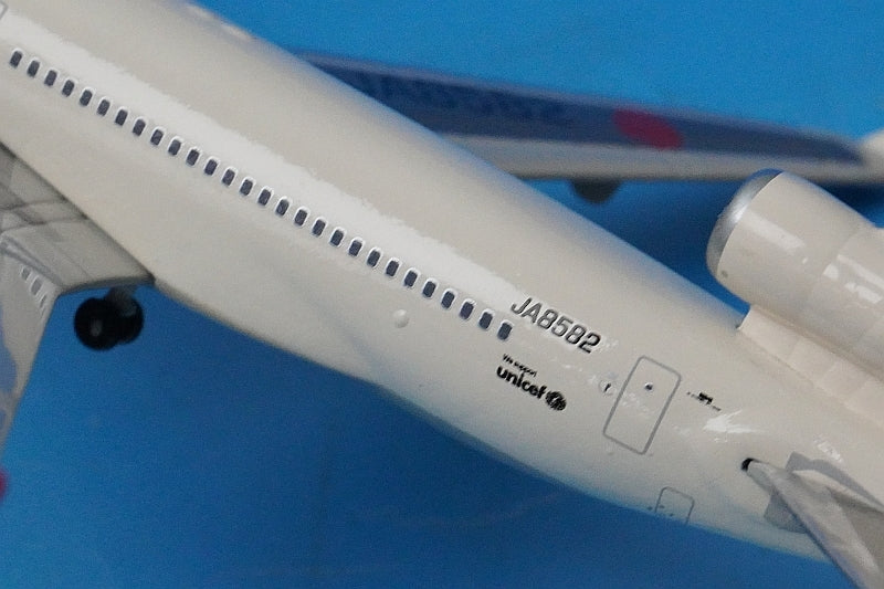 1:400 MD-11 JAL Arc Paint JA8582 10053 Phoenix airplane model