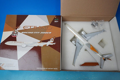 1:200 B777-300ER Etihad New Livery A6-ETA XX2236 JC Wings airplane model