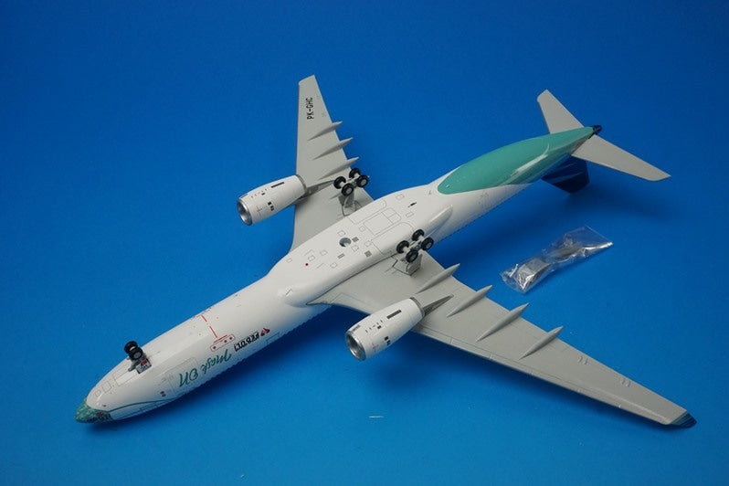 1:200 A330-300 Garuda Indonesia Mask On PK-GHC LH2270 JC Wings airplane model