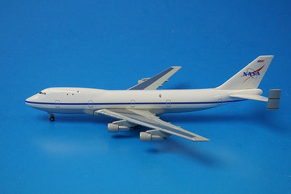 1:500 NASA Space Shuttle Discovery OV-103 & Boeing 747SCA N905NA 515290 Herpa