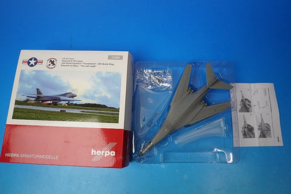 1:200 B-1B Lancer USAF 34th Bomb Wing Thunderbirds Ellsworth Air Force Base #86-0115 558679 Herpa