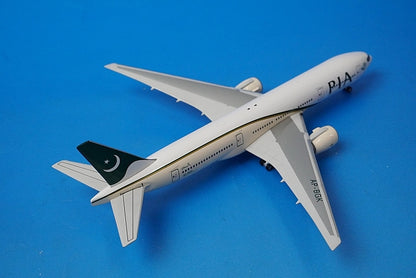 1:400 B777-200/ER PIA Pakistan AP-BGK 10411 Phoenix airplane model