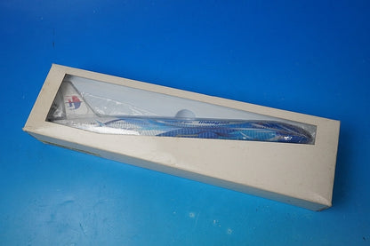 1:200 B777-200ER Malaysia Freedom of space 9M-MRD EVER RISE airplane model