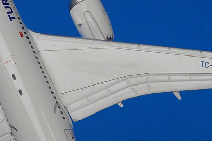 1:400 B787-9 Turkish Airlines TC-LLF EW789009 JC Wings airplane model