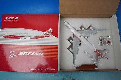 1:200 B747-8i Boeing House Color N6067E XX2001 JC Wings airplane model