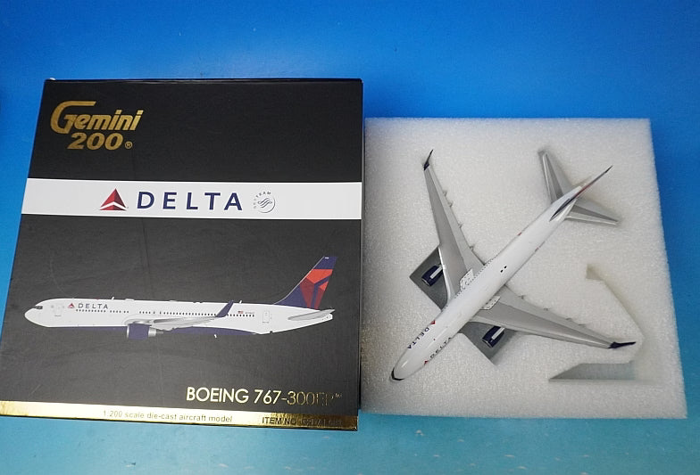 1:200 B767-300ER Delta N174DZ G2DAL683 Gemini airplane model
