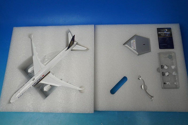 1:200 B787-10 Singapore 9V-SCN L2038 SQ Wings airplane model