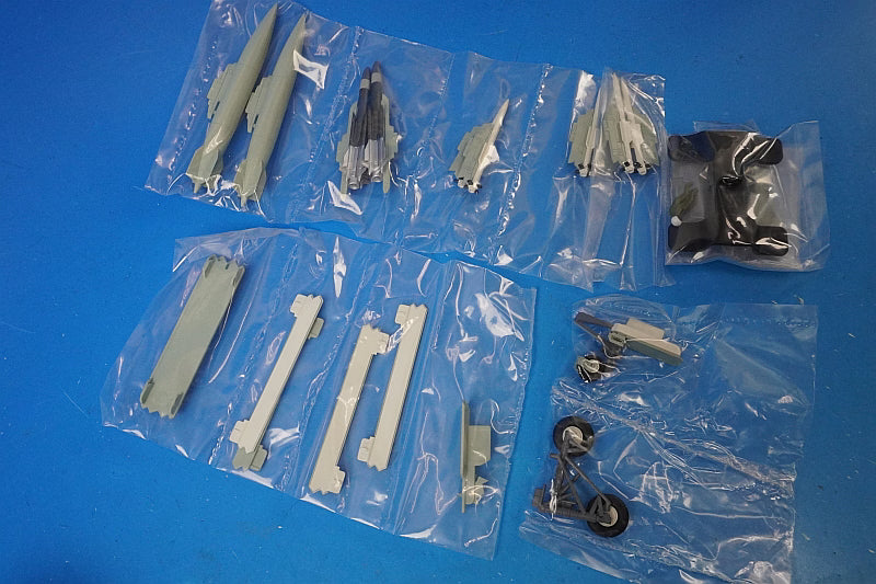 1:72 Sukhoi Su-57 Stealth Fighter *KH-32 missiles included HA6805 Hobby Master airplane model