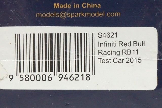 1:43 SPARK S4621 Infiniti Red Bull Racing RB11 Test Car 2015 #26 D.Kvyat