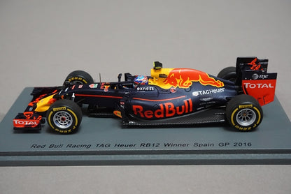 1:43 SPARK S5019 Red Bull Racing TAG Heuer RB12 Spanish GP Winner M.Verstappen 2016 #33