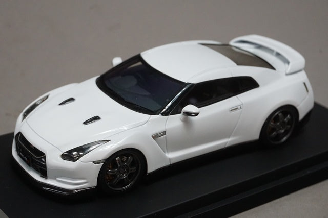 1:43 HPI 8414 Nissan GT-R (R35) NISMO Clubsport White