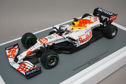1:18 SPARK 18S605 Red Bull Racing Honda RB16B Turkish GP M.Verstappen 2021  #33