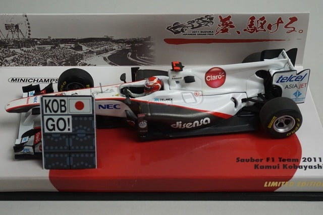 1:43 MINICHAMPS 413110186 Sauber Show Car 2011 #16 model car