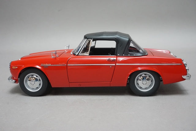 1:18 AUTOart 77431 Datsun Fairlady 2000 SR311 Red