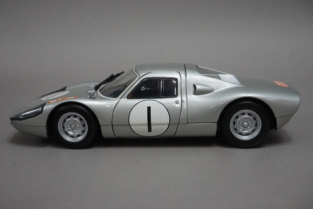 1:18 MINICHAMPS 183646701 Porsche 904 GTS Japanese GP 1964