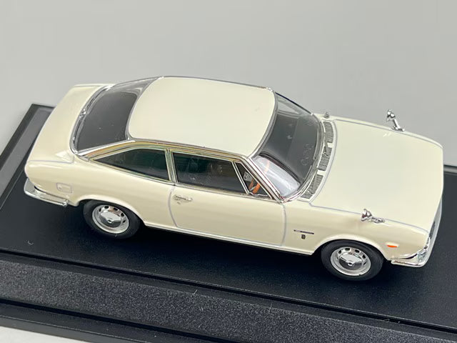 1:43 EBBRO 43400 Isuzu 117 Coupe Ivory