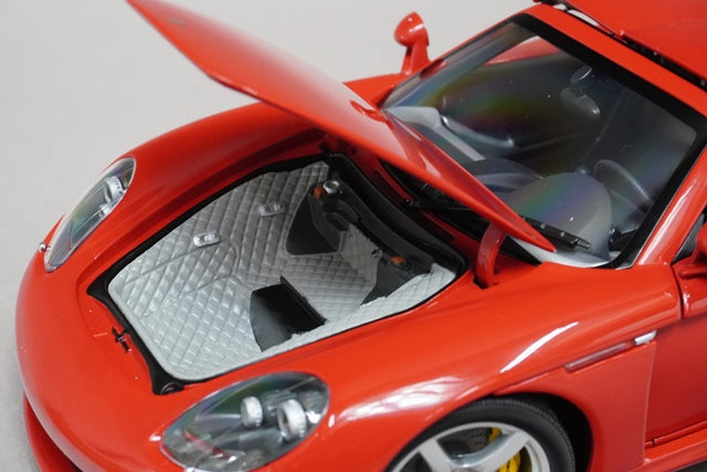 1:18 MINICHAMPS 100062630 Porsche Carrera GT 2004 Red