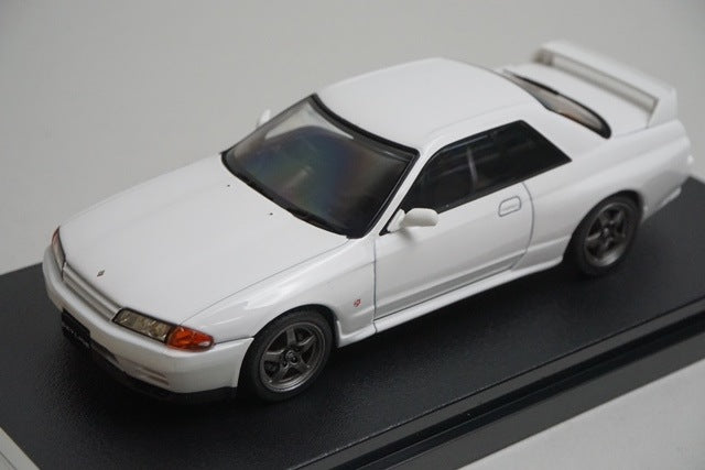 1:43 HPI 8158 Nissan Skyline GT-R (R32) Crystal White model car