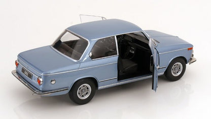KKDC120082 KK scale 1:12 BMW 2002 1 Series 1971 Light Blue Metallic