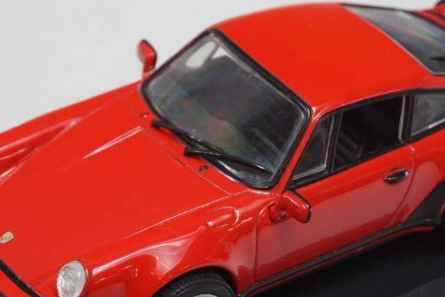 1:43 MINICHAMPS 430069000 Porsche 911 Turbo 1977 Red model car