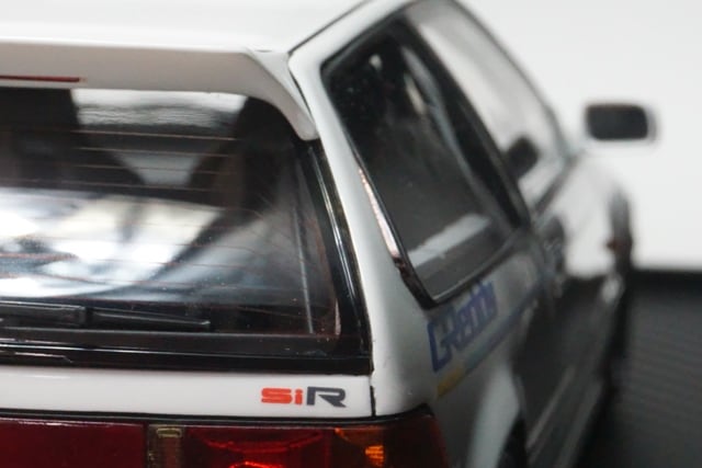 1:18 ignition model IG3122 Honda Civic (EF9) SiR White model car