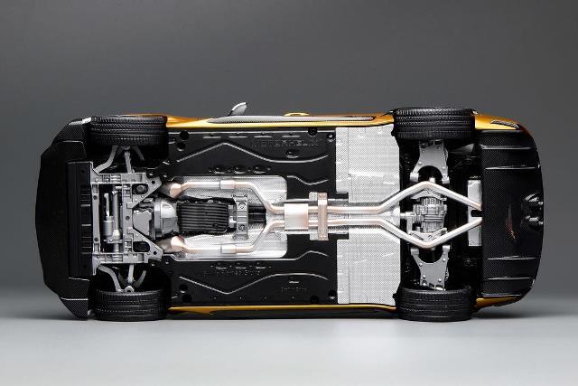 M89009 MOTORHELIX 1:18 Scale Alfa Romeo GTAm Ocra GT Gold model car