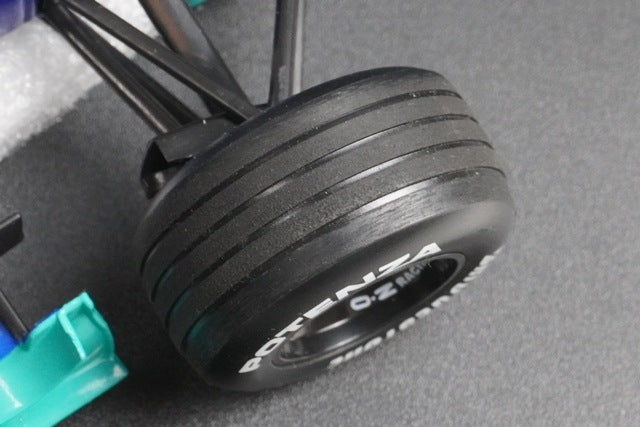 1:18 MINICHAMPS 180990012 Red Bull Sauber Petronas C18 1999 #12 P. Diniz model car