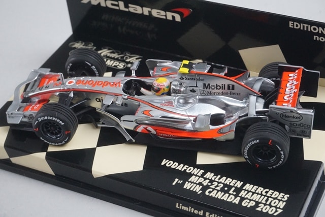 1:43 MINICHAMPS 530074322 Vodafone McLaren Mercedes MP4-22 2007 #2 L. Hamilton model car