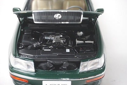 8230811G XiaoGuang MODEL 1:18 Lexus LS400 1993 Green