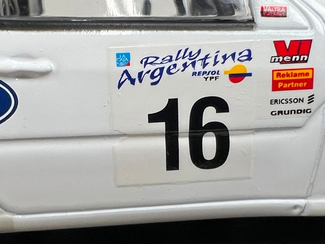 1:43 MINICHAMPS 430008916 Ford Focus WRC Argentina Rally 2000 #16 P. Solberg P. Mills model car