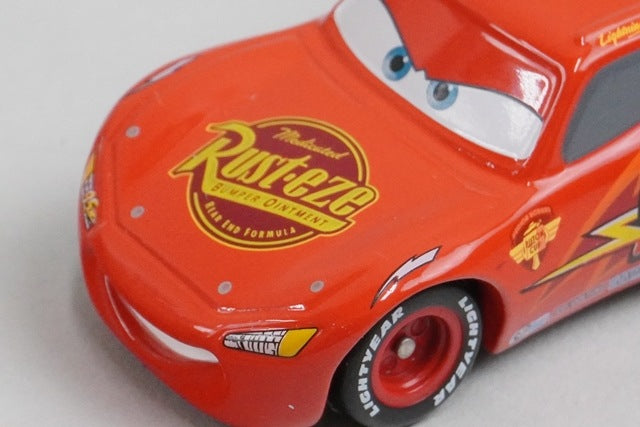 Tomica Cars Lightning McQueen Cars 2 Opening Type model car