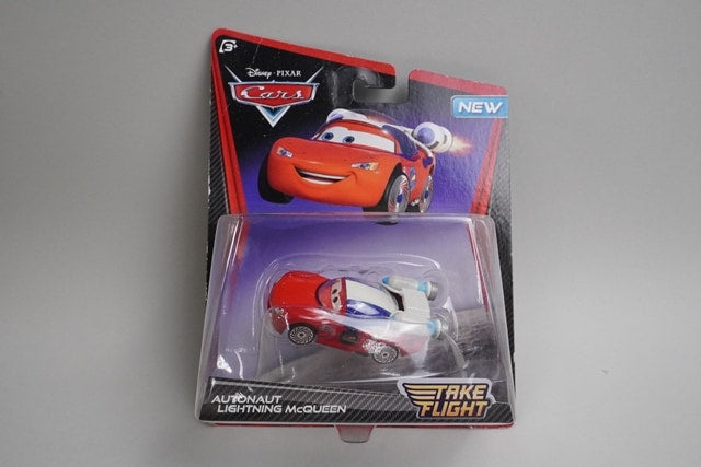 Mattel X4899 Cars Space Car Lightning McQueen Blister Pack model car