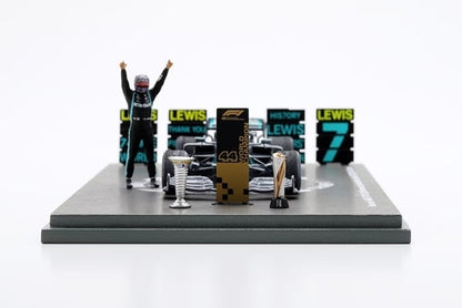 SP614 Spark 1:43 Mercedes F1 W11 Türkiye Turkish GP 2020 World Champion Dirty Ver #44 L.Hamilton LP2000 Special Order