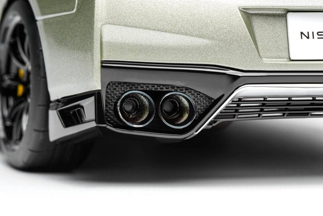 M83515 MOTORHELIX 1:18 Scale Nissan GT-R (R35) Track Edition Engineered By NISMO T-Spec 2022 Millennium Jade