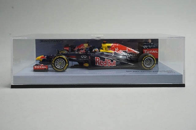 1:43 MINICHAMPS 410120001 Red Bull Racing Renault RB8 2012 #1 model car