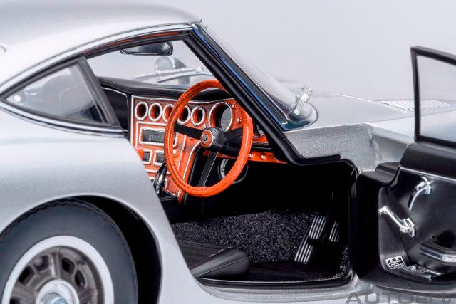 79548 AUTOart 1:18 Toyota 2000GT 1967 Silver model car