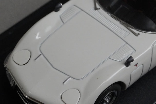 1:43 EBBRO 43500 Toyota 2000GT Late Model 1968 model car