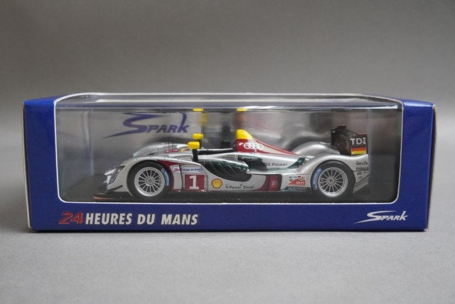 1:43 SPARK S0687 Audi R15 TDI Sports Team Joest Le Mans 3rd 2009 #1 model car