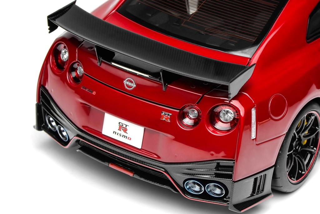 [ Pre-order ] M83527 Motor Helix 1:18 Scale Nissan GT-R NISMO (R35) Special Edition 2022 Vibrant Red