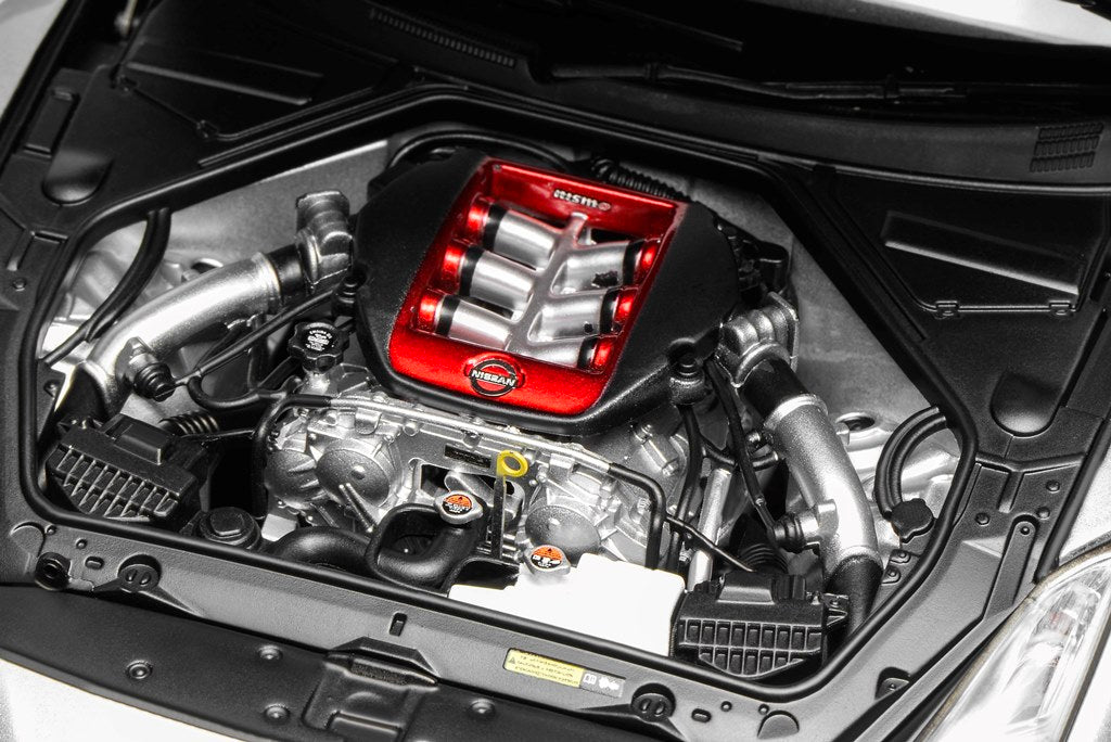 [ Pre-order ] M83528 Motor Helix 1:18 Scale Nissan GT-R NISMO (R35) Special Edition 2022 Ultimate Metal Silver