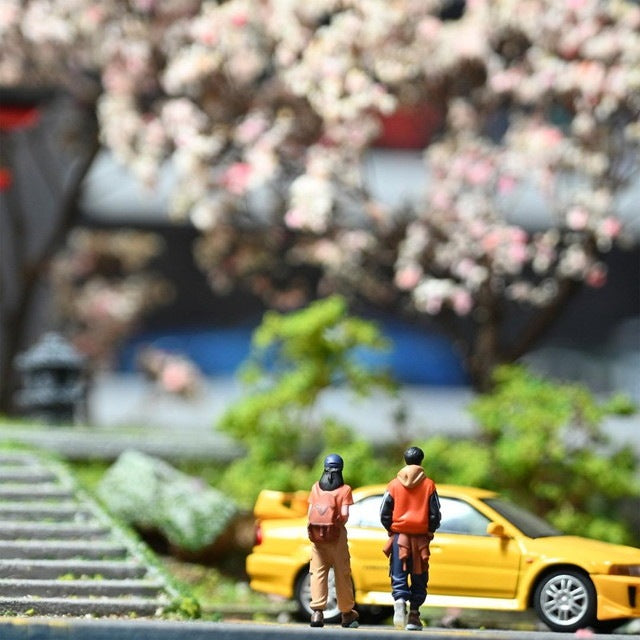 [ Pre-order ] EHC2025092603 EHC Model 1:64 Travel Photography Duo Orange Couple Figure