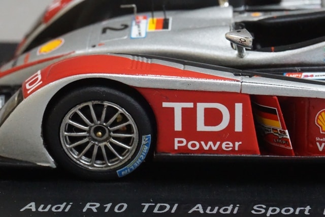 1:43 Spark S0682 Audi R10 TDI Sport North American Le Mans 2007 #2 model car