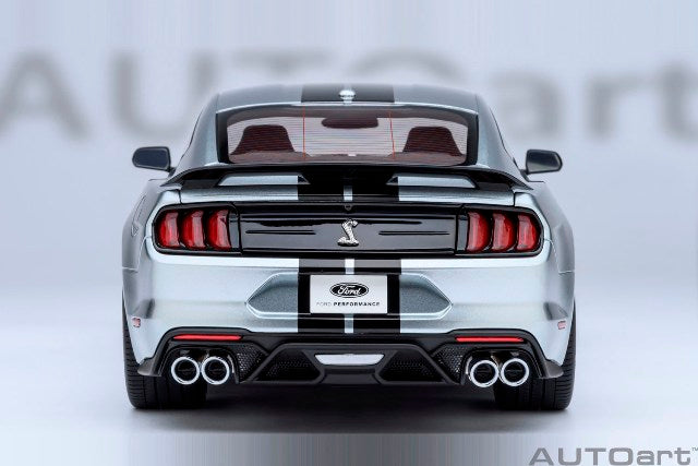 [ Pre-order ] 73096 AUTOart 1:18 Ford Mustang Shelby GT500 (Silver with Black Stripes)