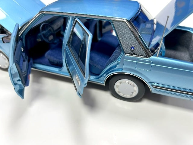 [ Pre-order ] 8251121LB XiaoGuang MODEL 1:18 Toyota Crown MS122 Light Blue