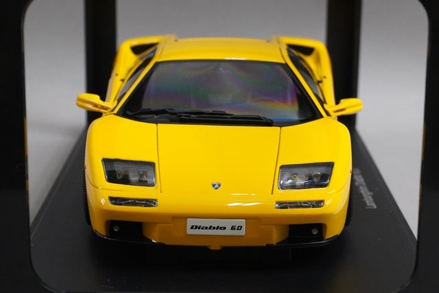 1:18 AUTOart 74526 Lamborghini Diablo 6.0 Yellow model car