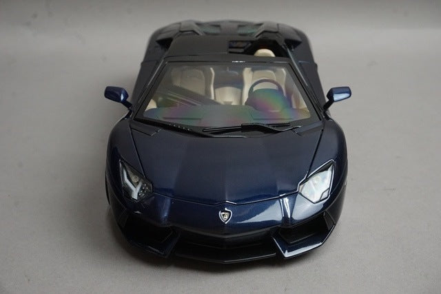 1:18 AUTOart 74698 Lamborghini Aventador LP700-4 Roadster Metallic Dark Blue model car